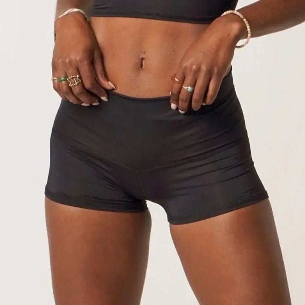 Teeki Sun Shorts Black